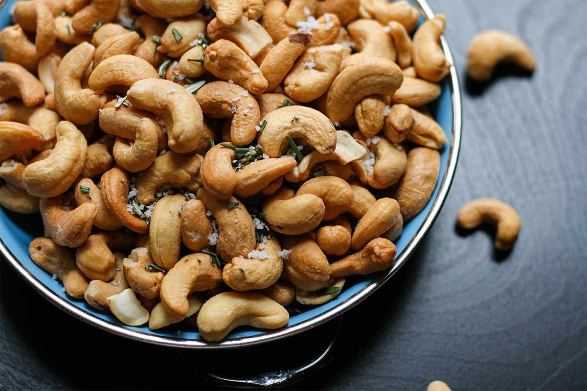 Schale mit Cashews-Set
